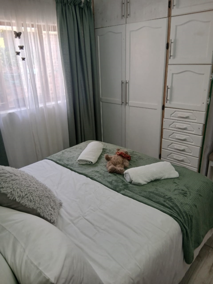 5 Bedroom Property for Sale in Queensberry Bay Eastern Cape